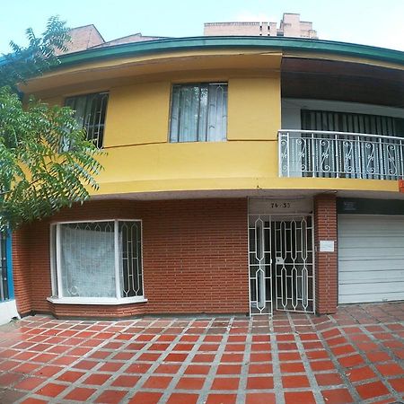 Le VI Hostal Medellín Esterno foto