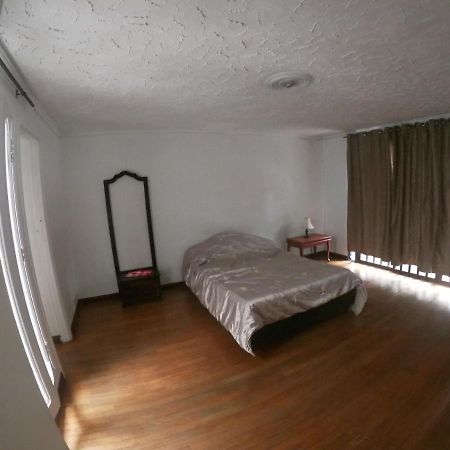 Le VI Hostal Medellín Esterno foto