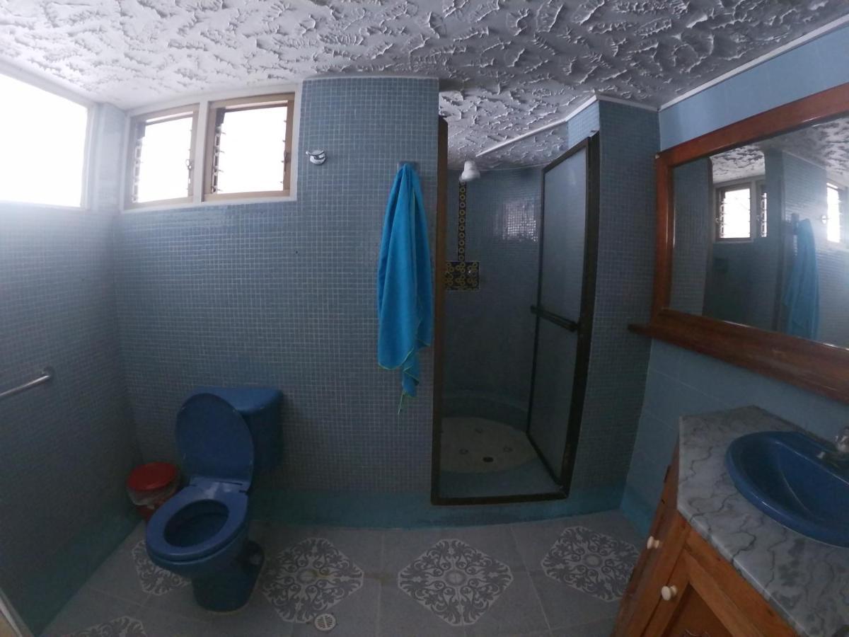 Le VI Hostal Medellín Esterno foto