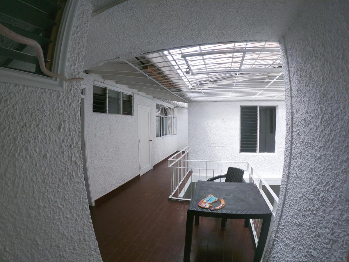 Le VI Hostal Medellín Esterno foto